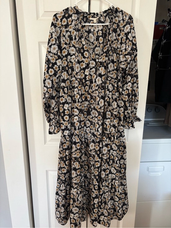 Promod Dresses & Skirts - Promod Black Midi Dress with White and Gold Floral Print